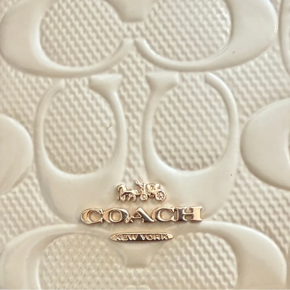 Zip Card Case In Signature Leather With Heart Charm